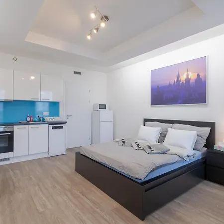 Bright Studio, 10min Centre, Free Parking Διαμέρισμα