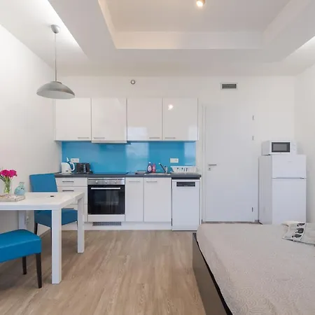 Bright Studio, 10min Centre, Free Parking Apartamento Praga