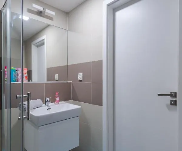 Bright Studio, 10min Centre, Free Parking Apartmán